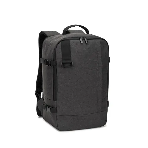 Rucksack, entwickelt um die von den Fluggesellschaften geforderten Massvorgaben zu erfüllen, aus hochdichtem, recyceltem 600D-Polyester – Werbeartikel mit Logo bedrucken