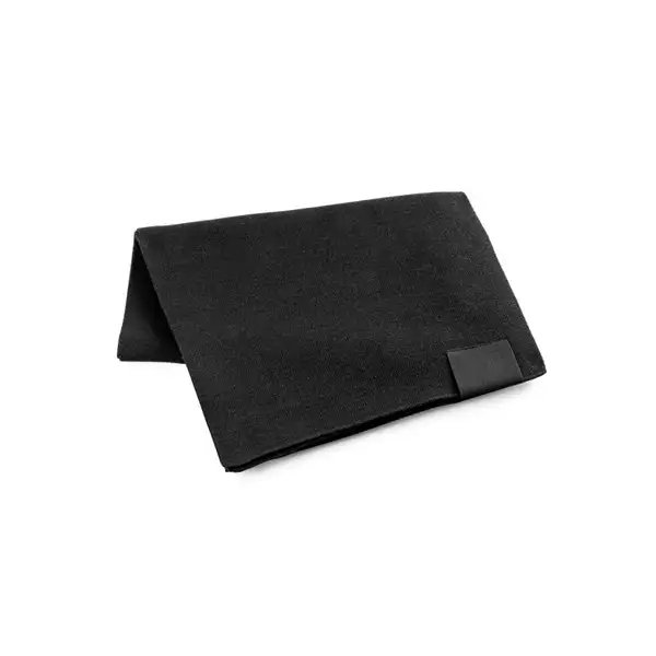 Schal aus recyceltem Polyester (100 % rPET) mit Aufnäher zur individuellen Veredelung – Ansicht 1