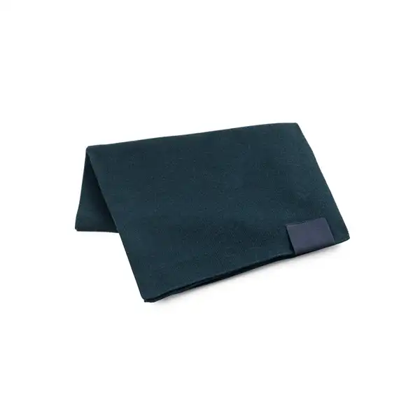 Schal aus recyceltem Polyester (100 % rPET) mit Aufnäher zur individuellen Veredelung – Ansicht 5