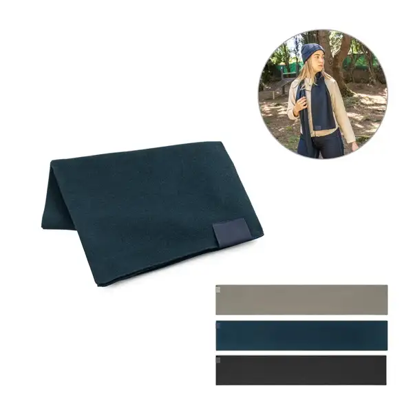 Schal aus recyceltem Polyester (100 % rPET) mit Aufnäher zur individuellen Veredelung – Ansicht 7