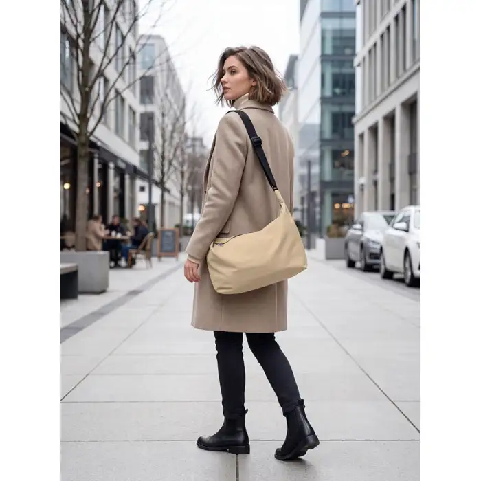 Urbane Crossbody-Tasche – Ansicht 11