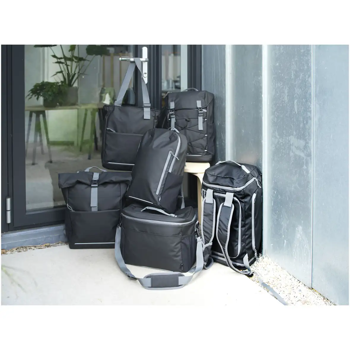 Wasserabweisende Kühltasche für 20 Dosen aus GRS Recyclingmaterial 22 L – Ansicht 7