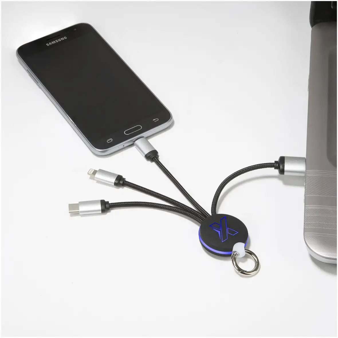 Kabel mit Leuchtlogo – Ansicht 6
